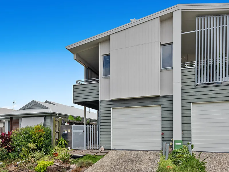 EASY LIVING LIFESTYLE - NO BODY CORPORATE!