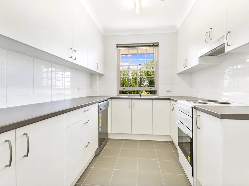 Roseville Apartment - Walk To Railway