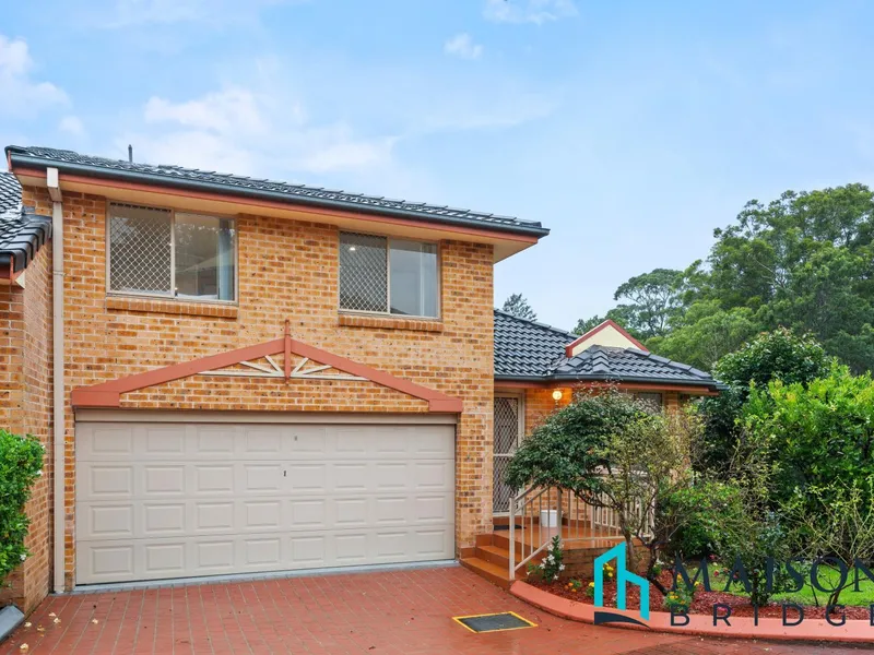 Newly Renovated Full Brick Oasis, Reserve Outlook