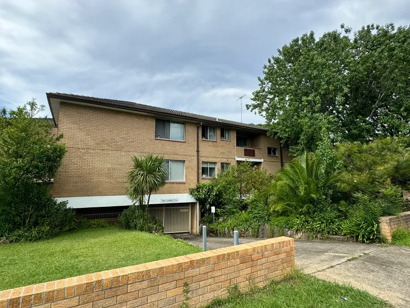 2 bedroom unit located in a convenient location