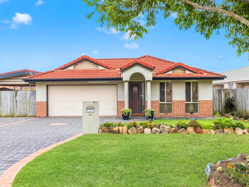 FAMILY ENTERTAINER - LOTS OF EXTRAS - UNBEATABLE LOCATION