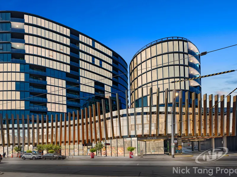 STYLISH SPACE IN A VIBRANT LIFESTYLE LOCATION