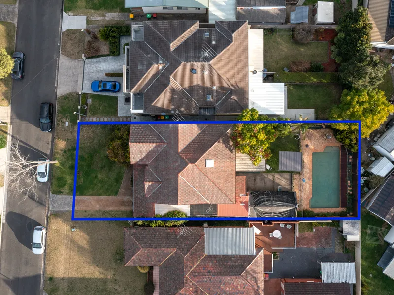 EXCITING OPPORTUNITY IN PICNIC POINT