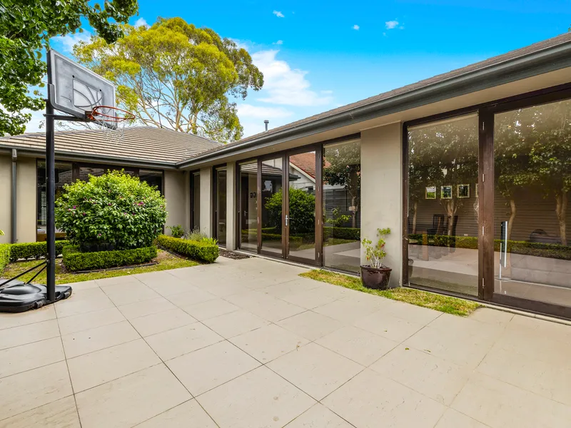 EXECUTIVE HOME WITH GRAND PROPORTIONS