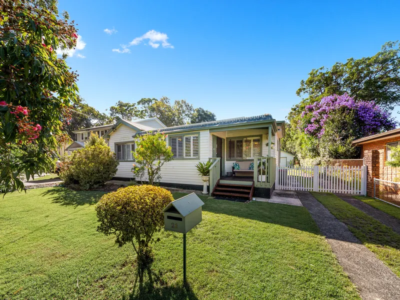 Charming Quintessential Pearl Beach cottage