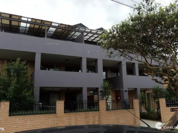 Modern spacious two bedroom apartment with new painting for lease!!! Convenient location!