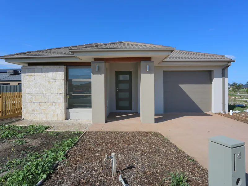Brand new stylish 4 bedroom home in Hillgrove Estate