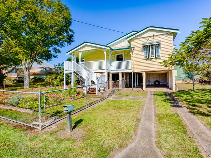 CLASSIC QUEENSLANDER, GREAT LOCATION - GREAT PRICE!