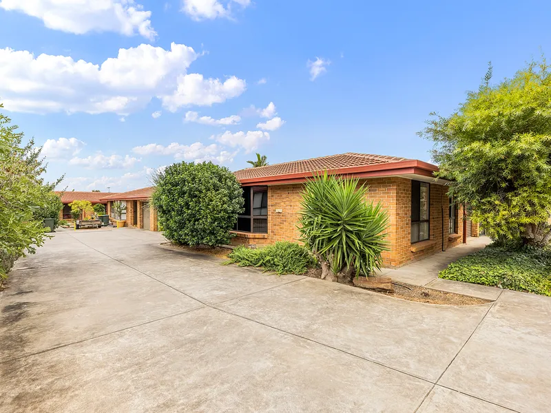 2 Bedroom Unit in Great Family Friendly Location