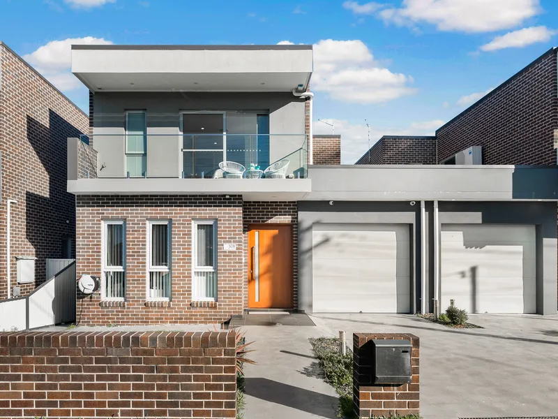 Stylish Duplex - Popular Location