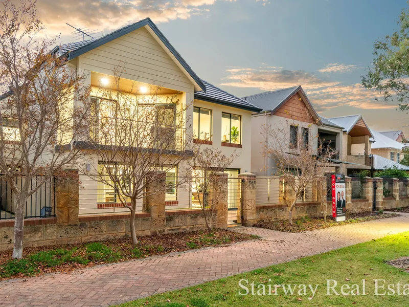 Immaculate Modern 3 Storey Luxury