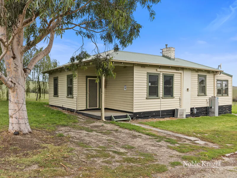 Charming Cottage Living