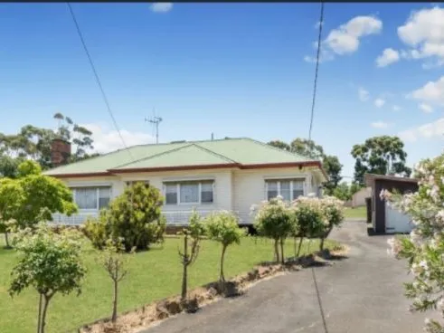 Three bedroom home on huge block with ample shedding