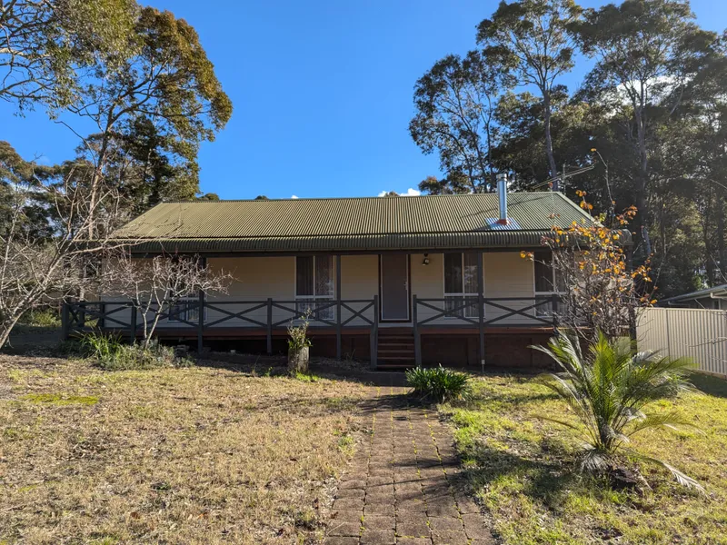 Mystery Bay - 3 bedroom family home available now