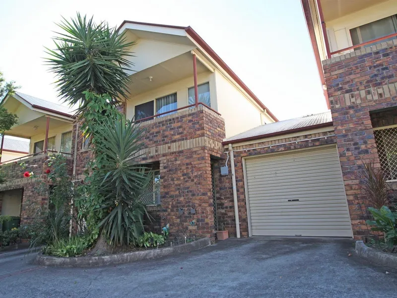 Spacious Townhouse in Great Location!