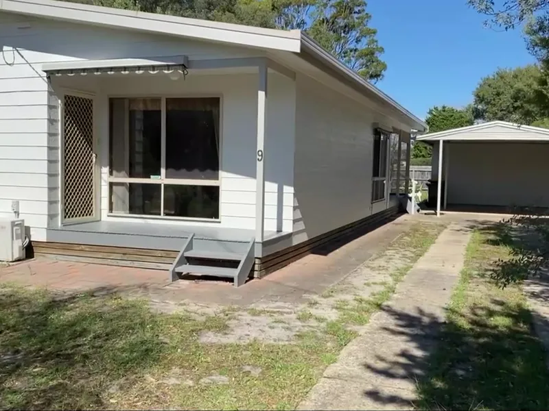 Quiet Court close to everything.