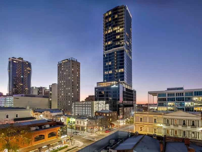 HIGH-QUALITY APARTMENT LIVING WITH SPELLBINDING VIEWS