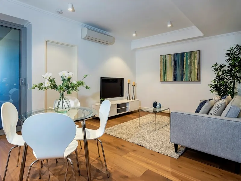 Unique Lifestyle Opportunity !