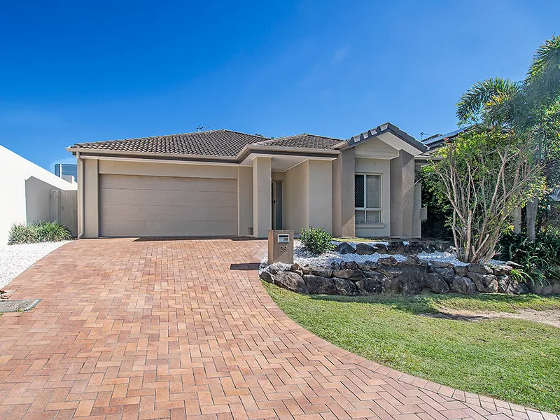 Fantastic Spacious Family Home Close to the Griffith Precinct 