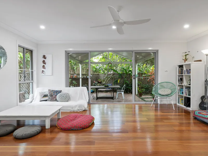 UNDER CONTRACT - Freestanding Villa in sought-after Suffolk Park