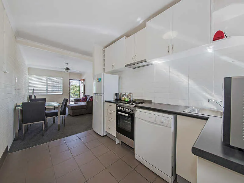 Walk to Oxford St - furnished! Register now!