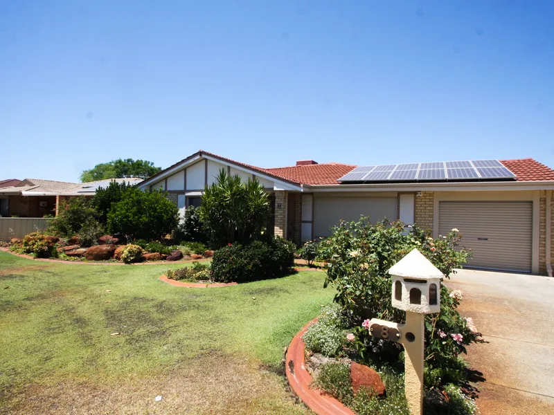 SPACIOUS 4x2x2 REPRESENTS FAMILY LIVING AT ITS BEST!