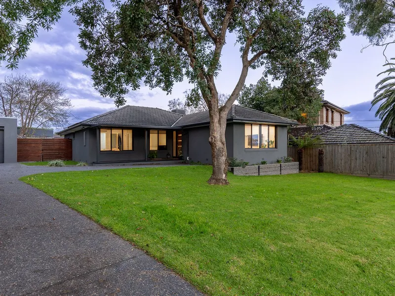 Quiet tranquil court location, family home beautifully renovated.