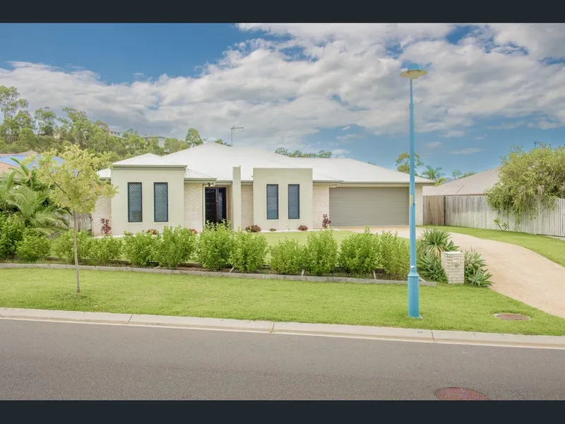 GORGEOUS BRICK LOW SET HOME WITH INGROUND POOL