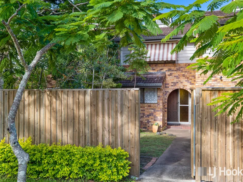 MODERN RENOVATED TOWNHOME - WALK TO CLEVELAND CBD - $339,000+