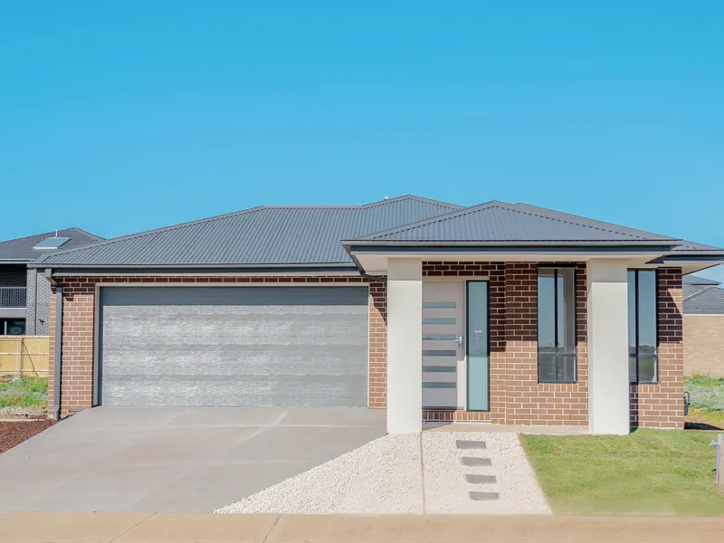 Brand New Dream Home! ! Lake Facing! North Facing! Steel Frame!