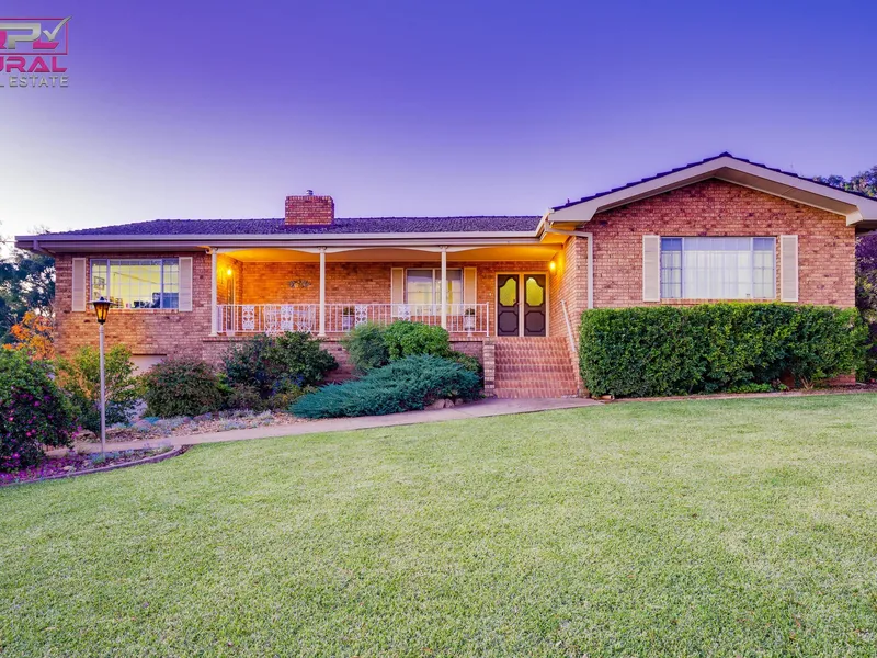 Beautiful home on 1 Acre in town