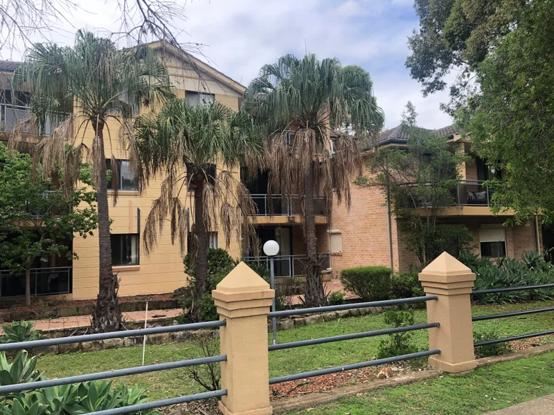 2 Bedroom Apartment with Gas Appliances!!!