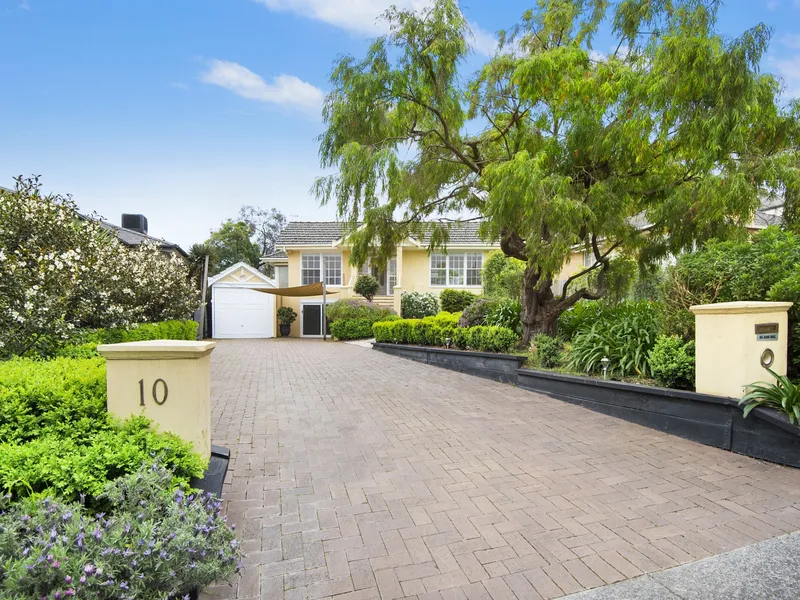 BALWYN NORTH LARGE MANSION LOCATED IN BALWYN HIGH SCHOOL ZONE
