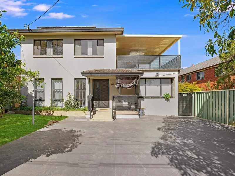 Lucrative dual income opportunity in a thriving high-growth area