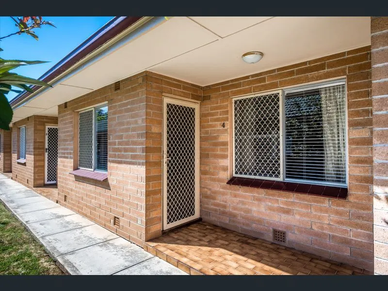 Conveniently Located, Fully Furnished 1 Bedroom Unit! (unfurnished optional contact agent).