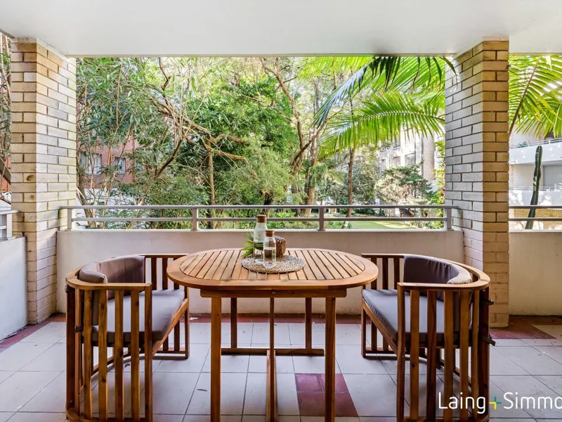 Modern 2 Bedroom Apartment with LUG & Storeroom