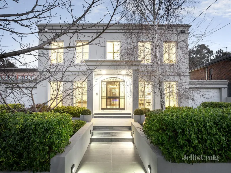 Spectacular resort style family entertainer