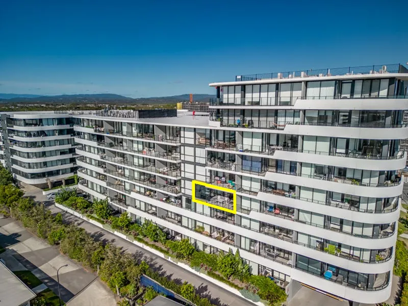 Better than Brand New, Customised Apartment facing east -Ideal for Downsizer Buyer. 3 Year Old Apartment Building - Low Body Corporate-Pet Friendly.