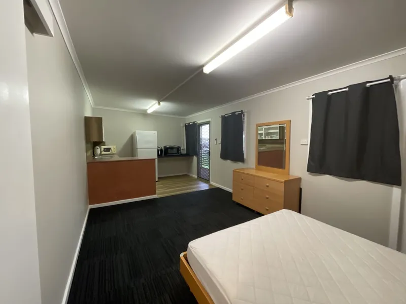 FURNISHED 1 BEDROOM UNIT IN GREAT LOCATION!