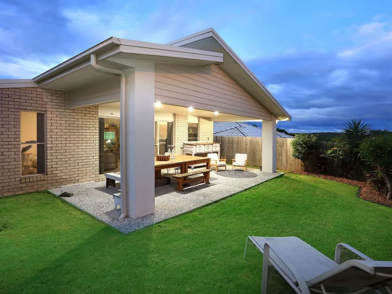 4 BEDROOM FAMILY HOME IN THE COOMERA GRAND ESTATE