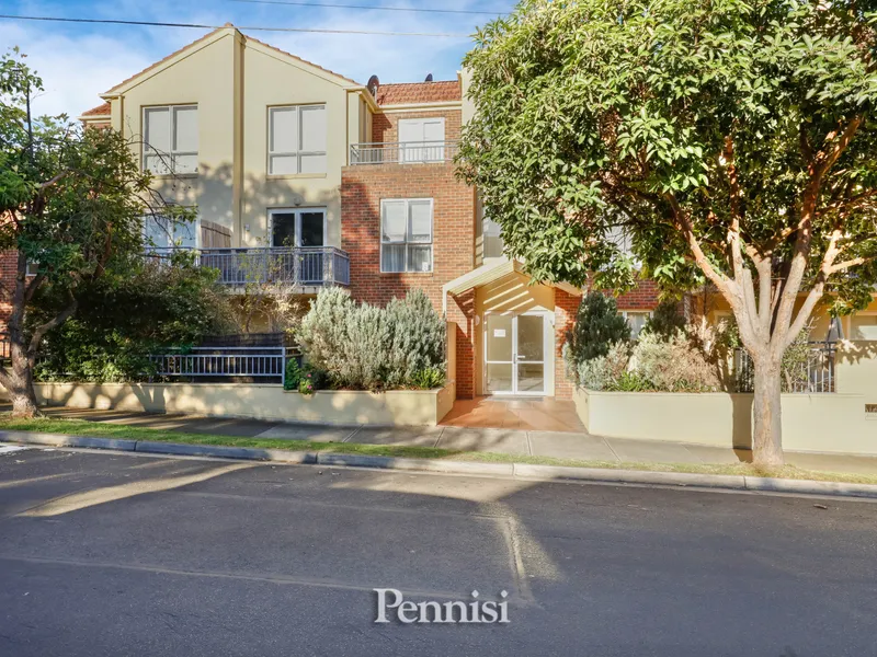 FOR LEASE BY PENNISI