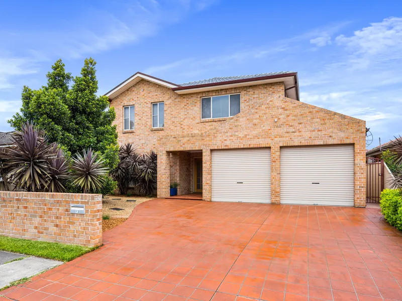 WALK TO CANLEY HEIGHTS SHOPS!