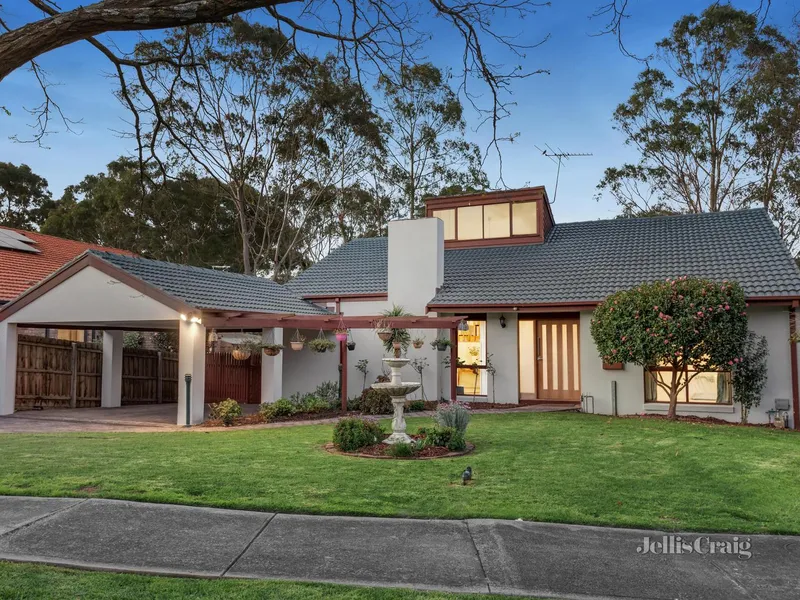 Magnificent lakeside sanctuary with direct access to nature