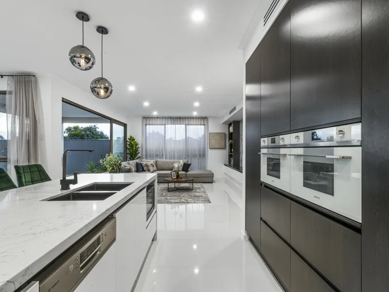 Exquisite Residence of 8 main rooms on Huge Block of 965sqm