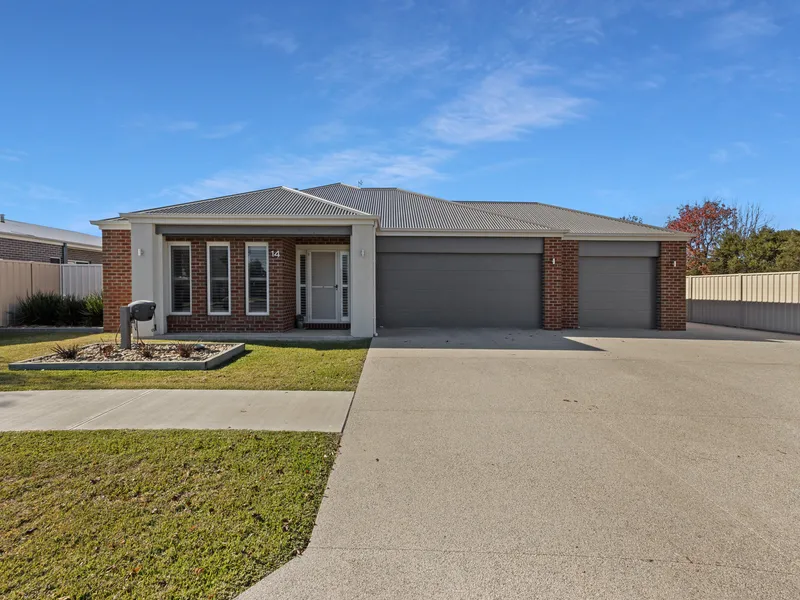 Stunning Modern Family Home at 14 Derry Drive