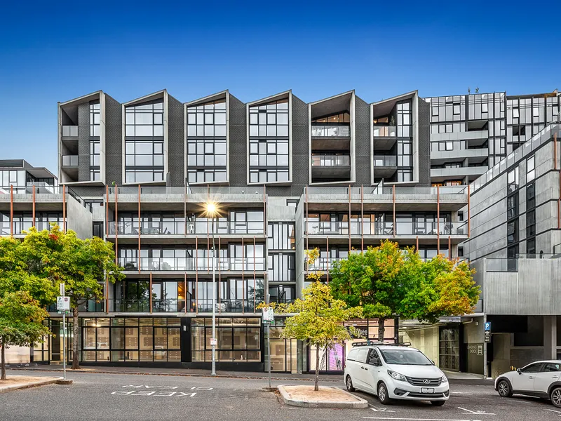 Brand new | North east corner apartment