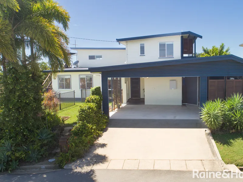 STUNNING HOME WITH VIEWS IN BEACONSFIELD