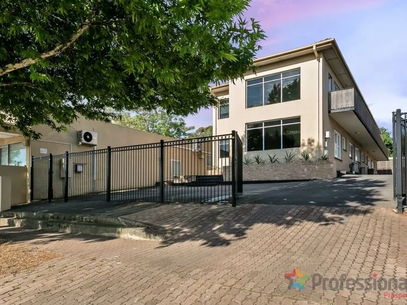 Fully Furnished,Trendy, Refurbished & Close to the City!