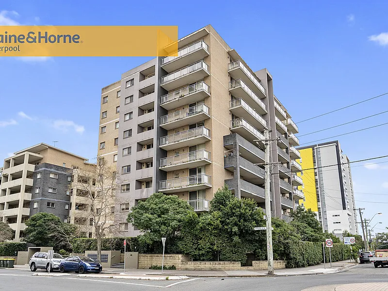 Prime Location - Close To Everything!