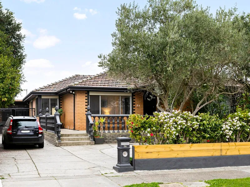 Cherished family haven: A timeless home with modern comforts and prime location!